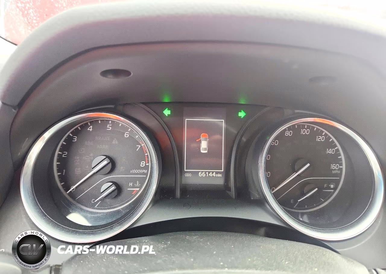 2018 Toyota Camry L VIN:4T1B11HKXJU637484 - 9