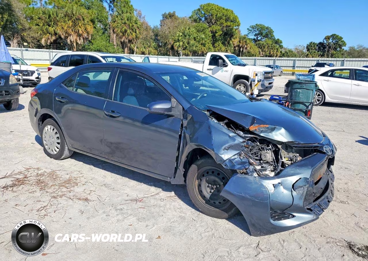 2017 Toyota Corolla L VIN:5YFBURHE3HP702087 - 4