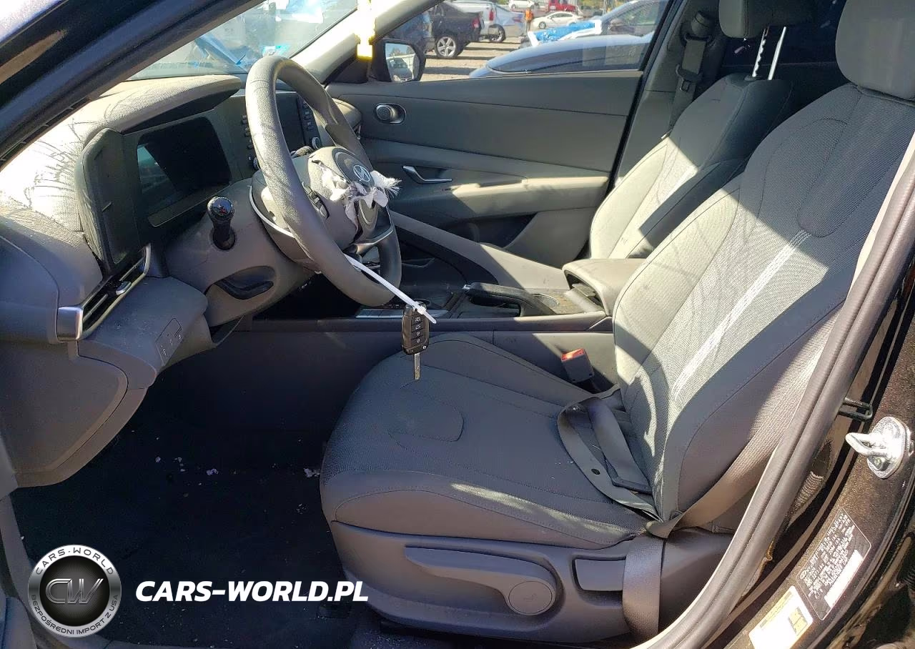 2025 Hyundai Elantra Se VIN:KMHLL4DG2SU945820 - 7