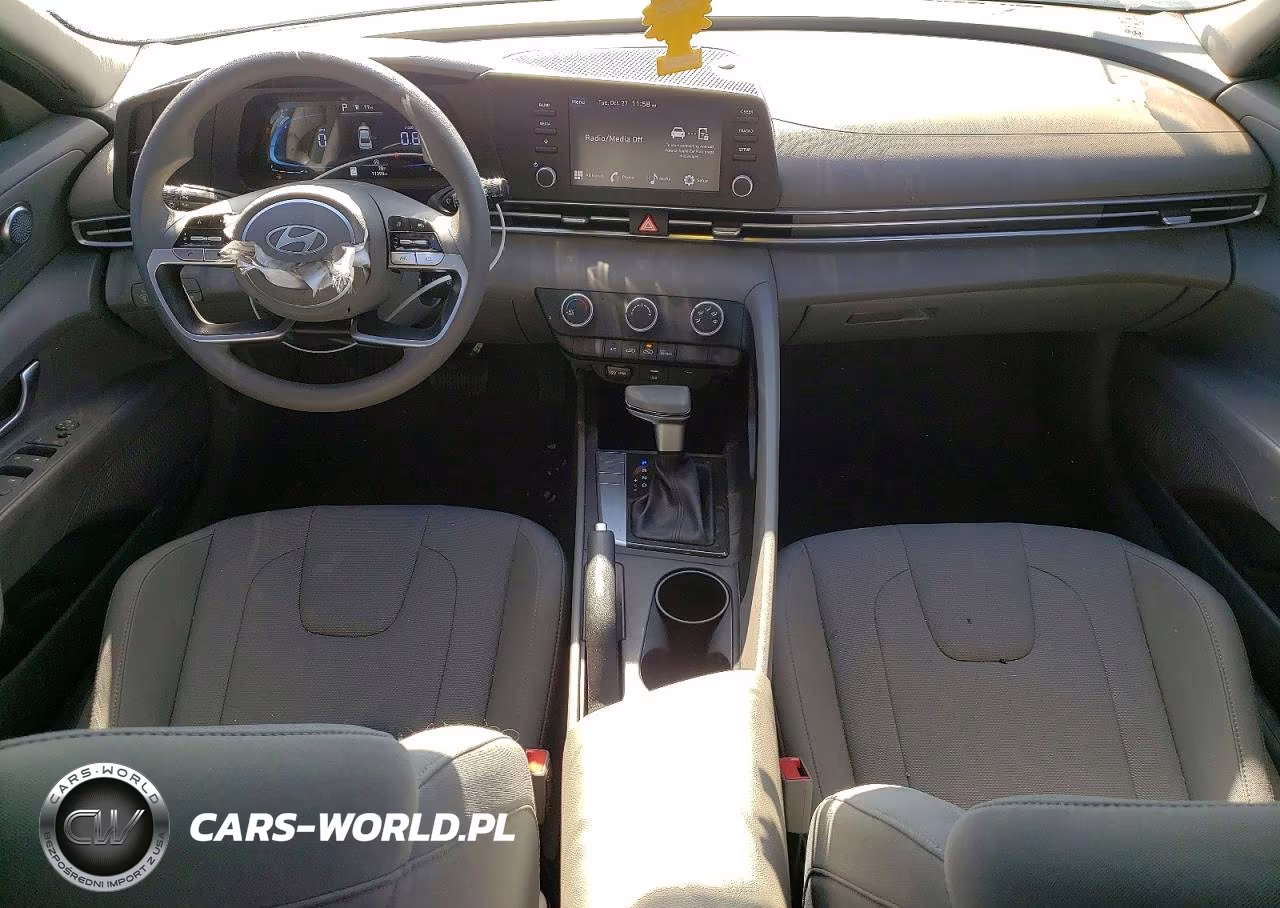 2025 Hyundai Elantra Se VIN:KMHLL4DG2SU945820 - 8
