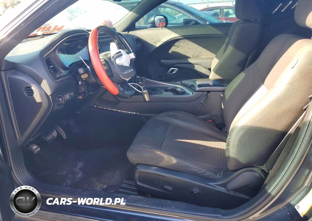 2018 Dodge Challenger Sxt VIN:2C3CDZAG0JH333771 - 7