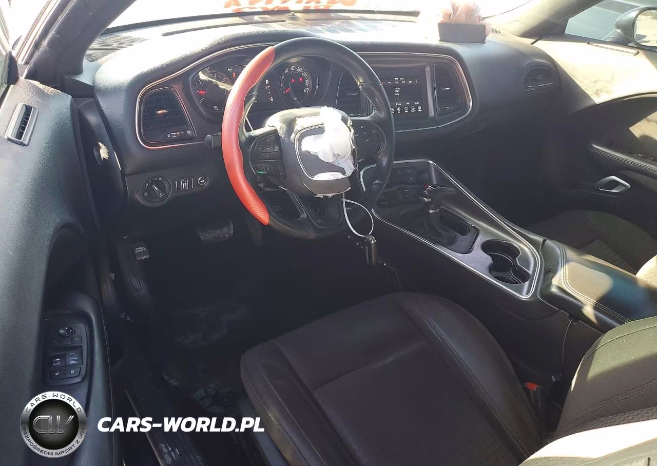 2018 Dodge Challenger Sxt VIN:2C3CDZAG0JH333771 - 8