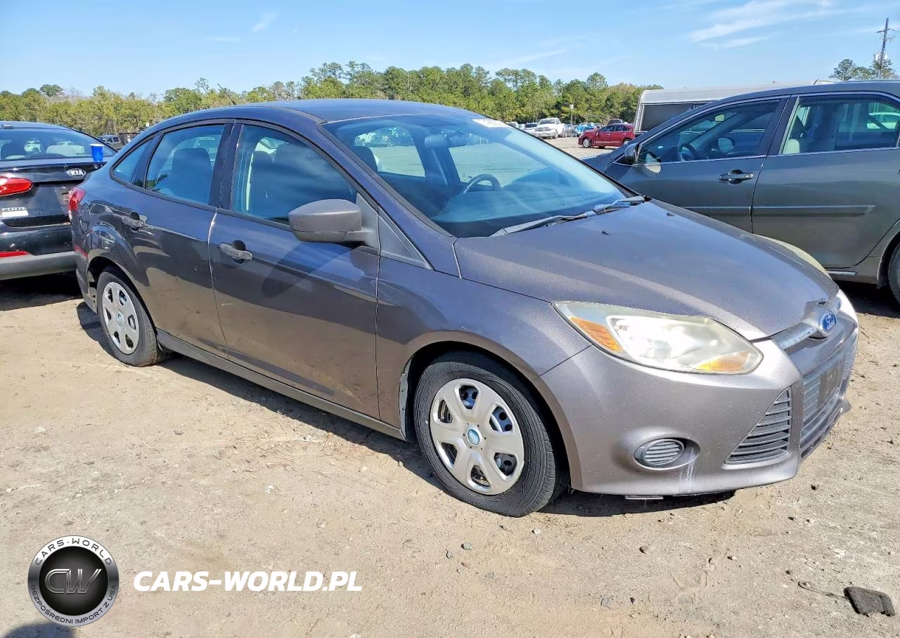 2012 Ford Focus S VIN:1FAHP3E29CL214696 - 4