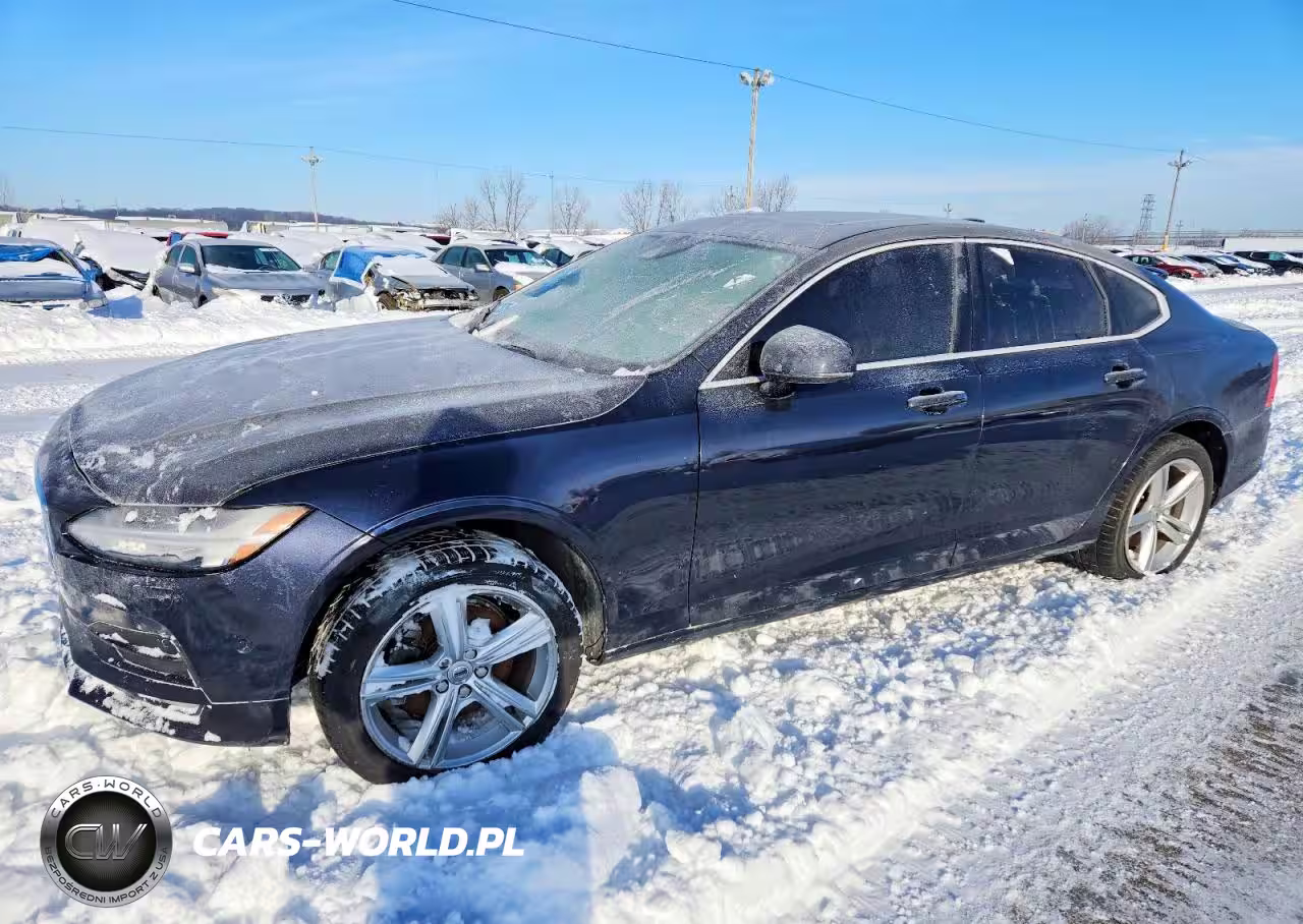2017 Volvo S90 T5 Momentum
