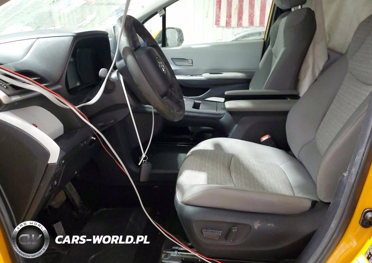 2025 Toyota Sienna Le VIN:5TDKRKEC9SS245019 - 7