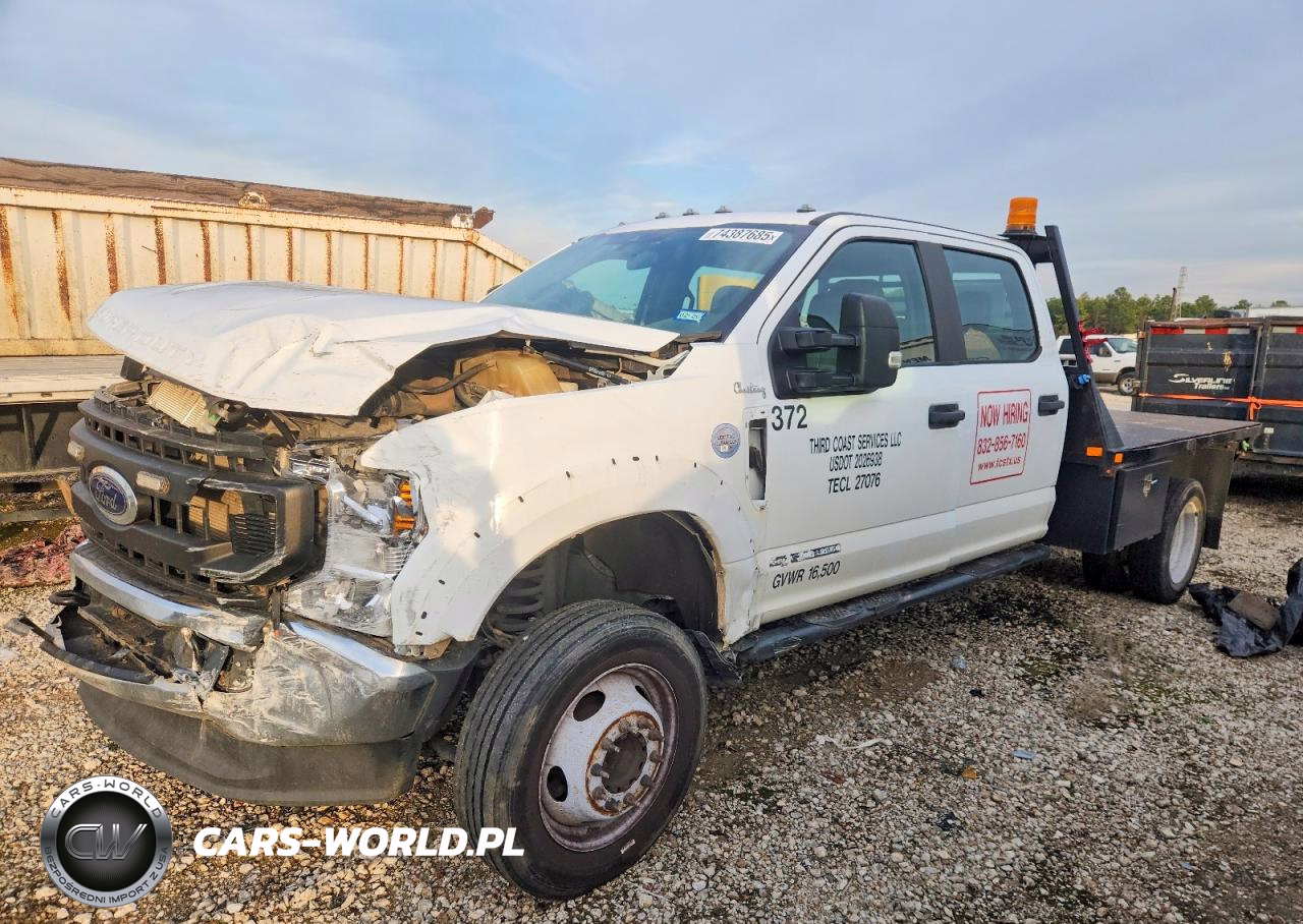 2022 Ford F450 Super Duty Flatbed Truck