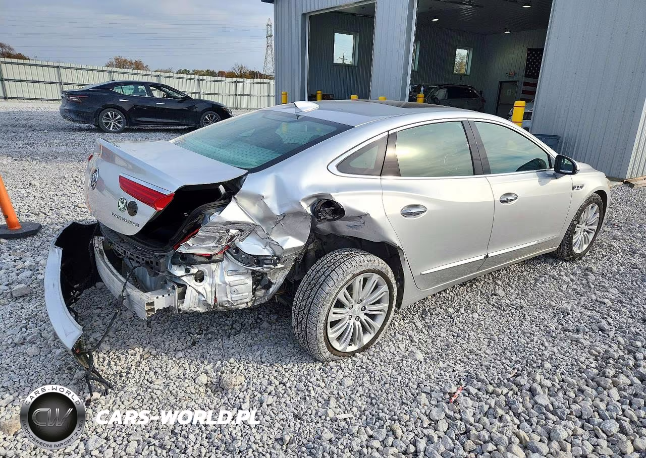 2018 Buick Lacrose Essence VIN:1G4ZP5SZ9JU115231 - 3