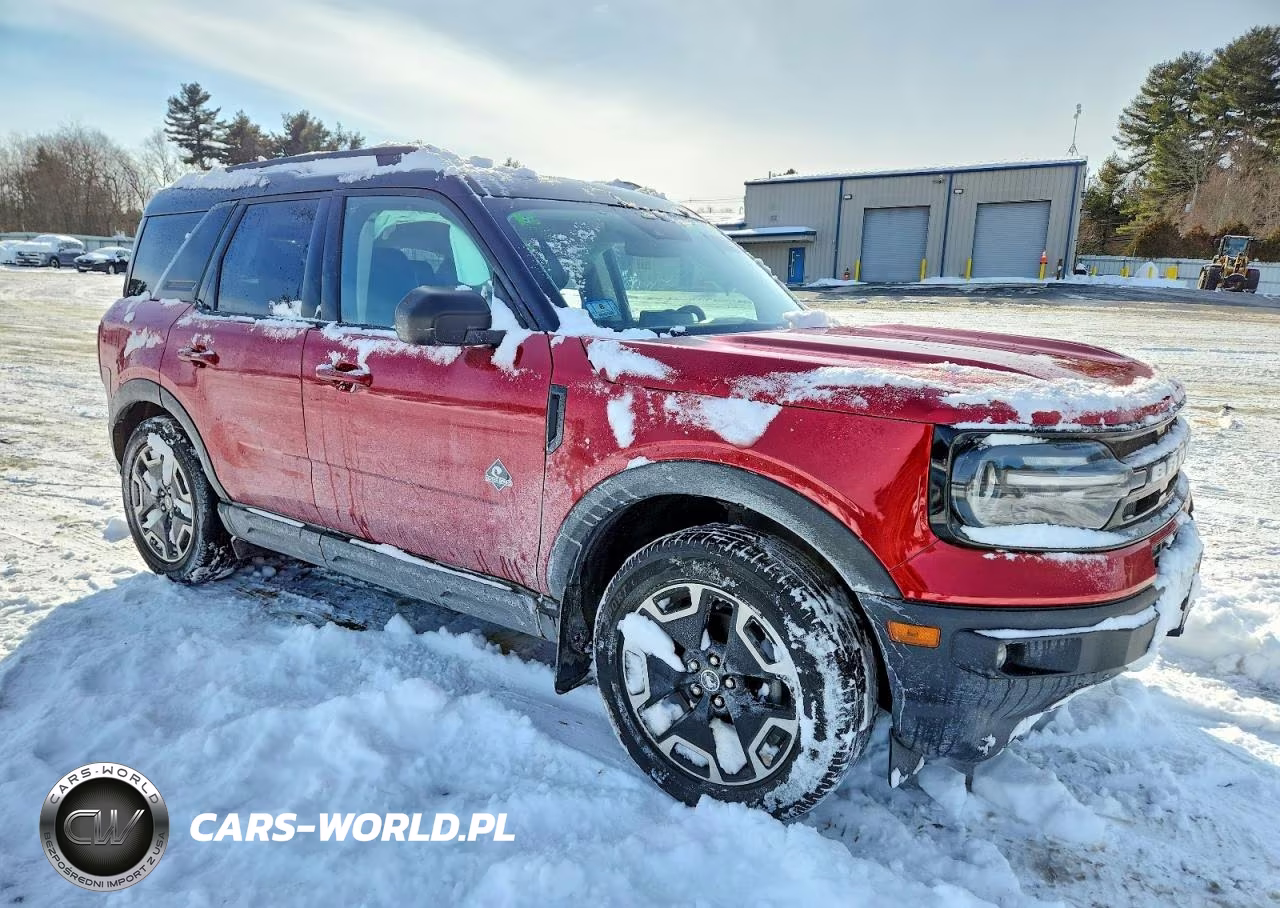 2021 Ford Bronco Sport Outer Banks VIN:3FMCR9C64MRB08940 - 4