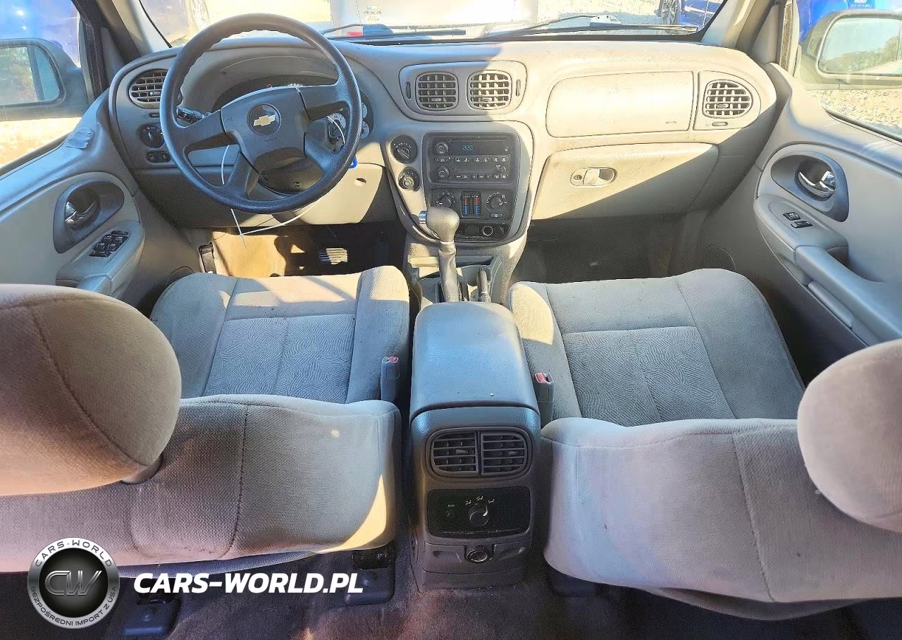 2005 Chevrolet Trailblazer Ls VIN:1GNDT13S652120920 - 8