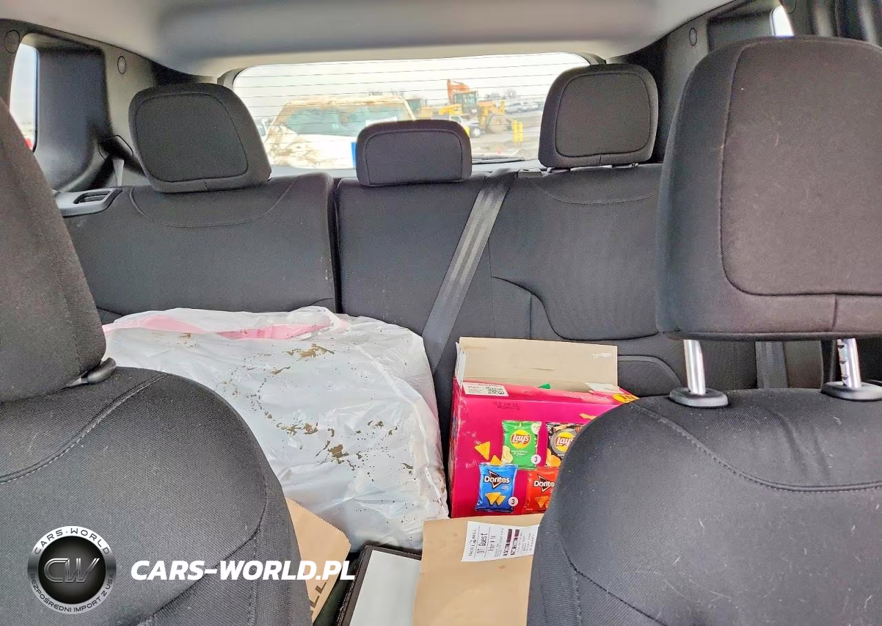 2019 Jeep Renegade Latitude VIN:ZACNJABB1KPK92095 - 10