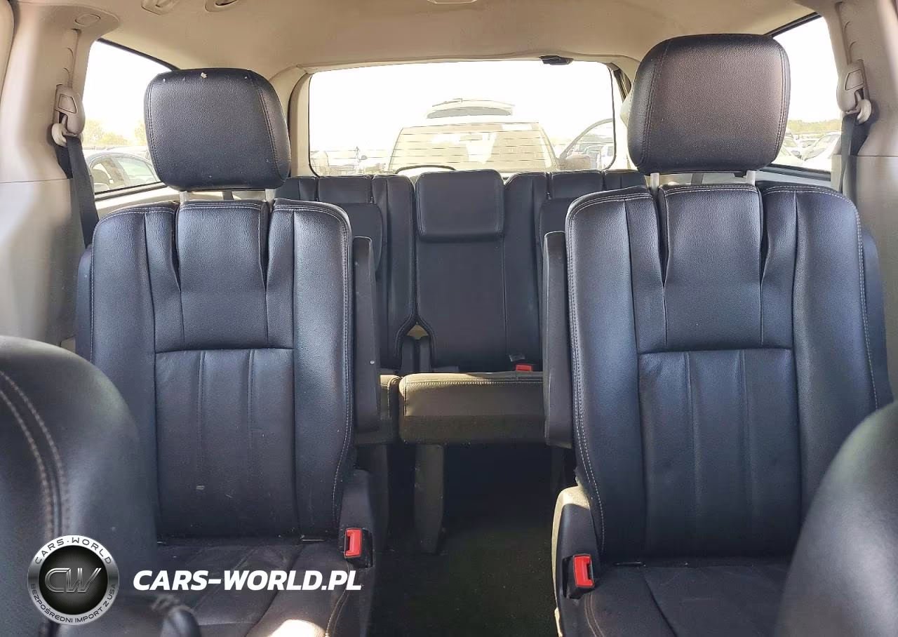 2015 Chrysler Town & Country Touring VIN:2C4RC1BGXFR595047 - 10