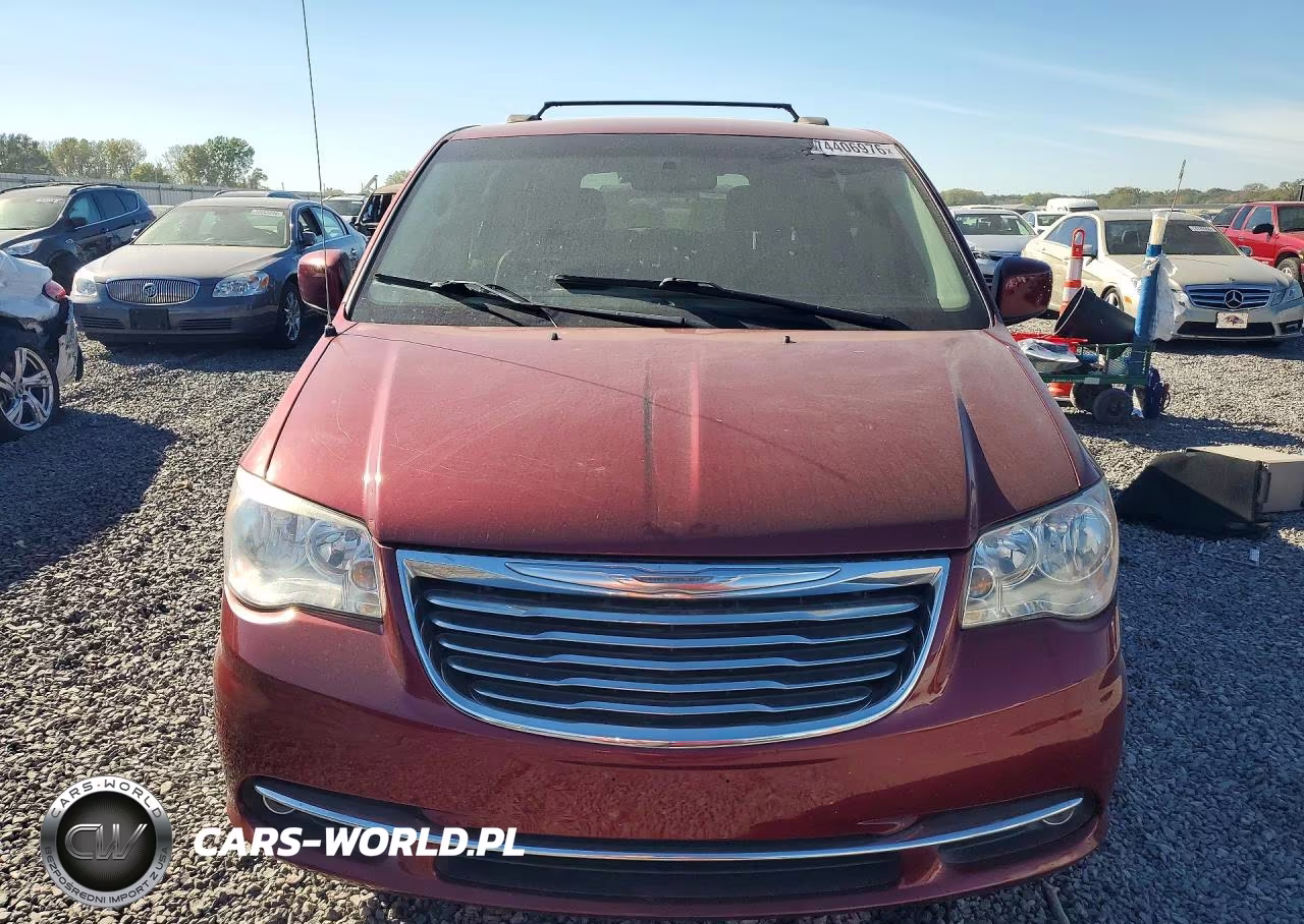 2015 Chrysler Town & Country Touring VIN:2C4RC1BGXFR595047 - 5