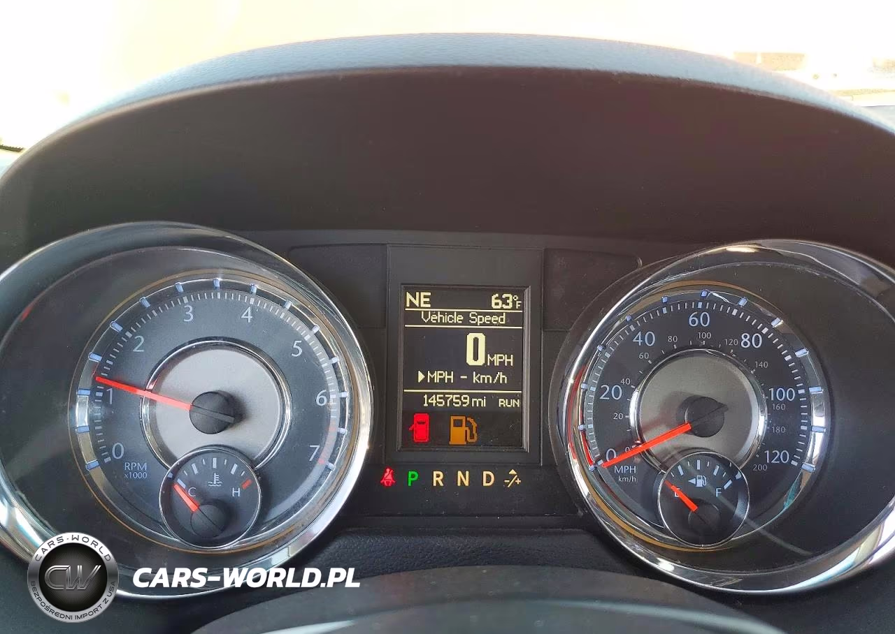 2015 Chrysler Town & Country Touring VIN:2C4RC1BGXFR595047 - 9