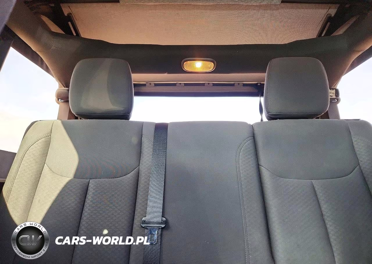 2017 Jeep Wrangler Unlimited Sport VIN:1C4BJWDG1HL652796 - 10