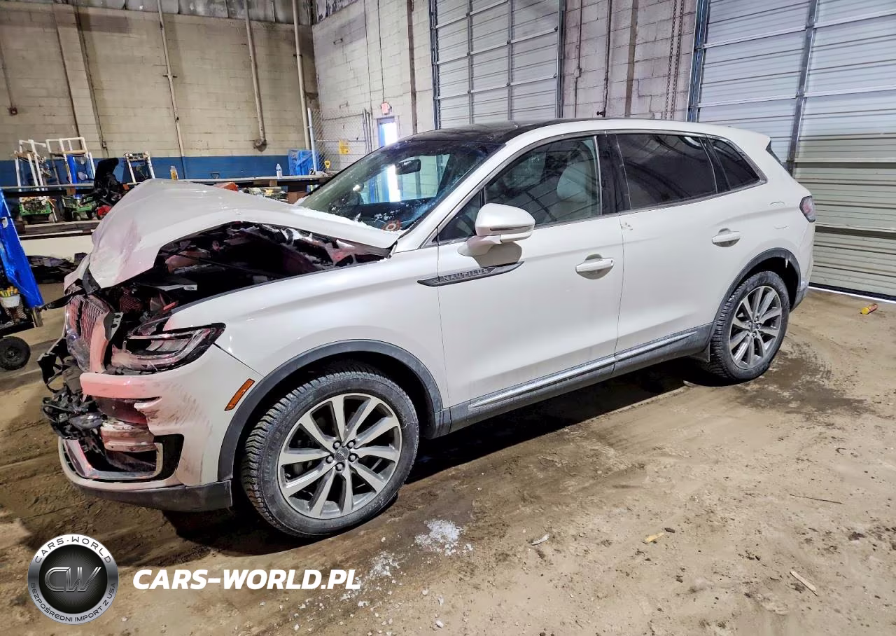 2019 Lincoln Nautilus Select
