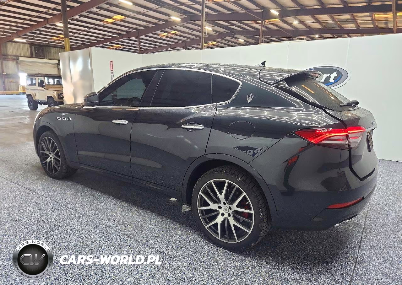 2022 Maserati Levante Base VIN:ZN661XUA3NX398448 - 2
