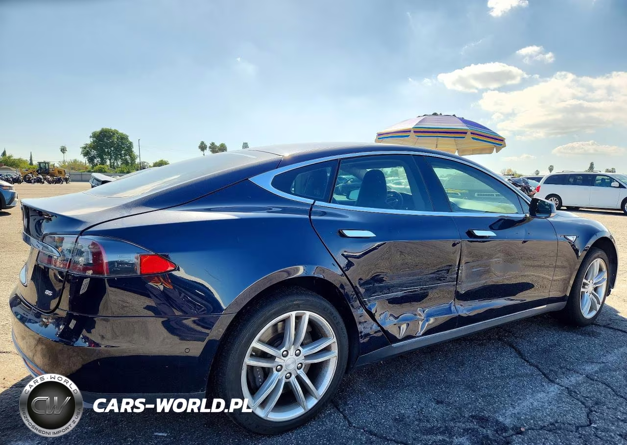 2015 Tesla Model S 85 VIN:5YJSA1H12FFP79792 - 3