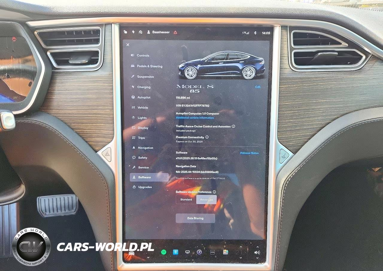 2015 Tesla Model S 85 VIN:5YJSA1H12FFP79792 - 9