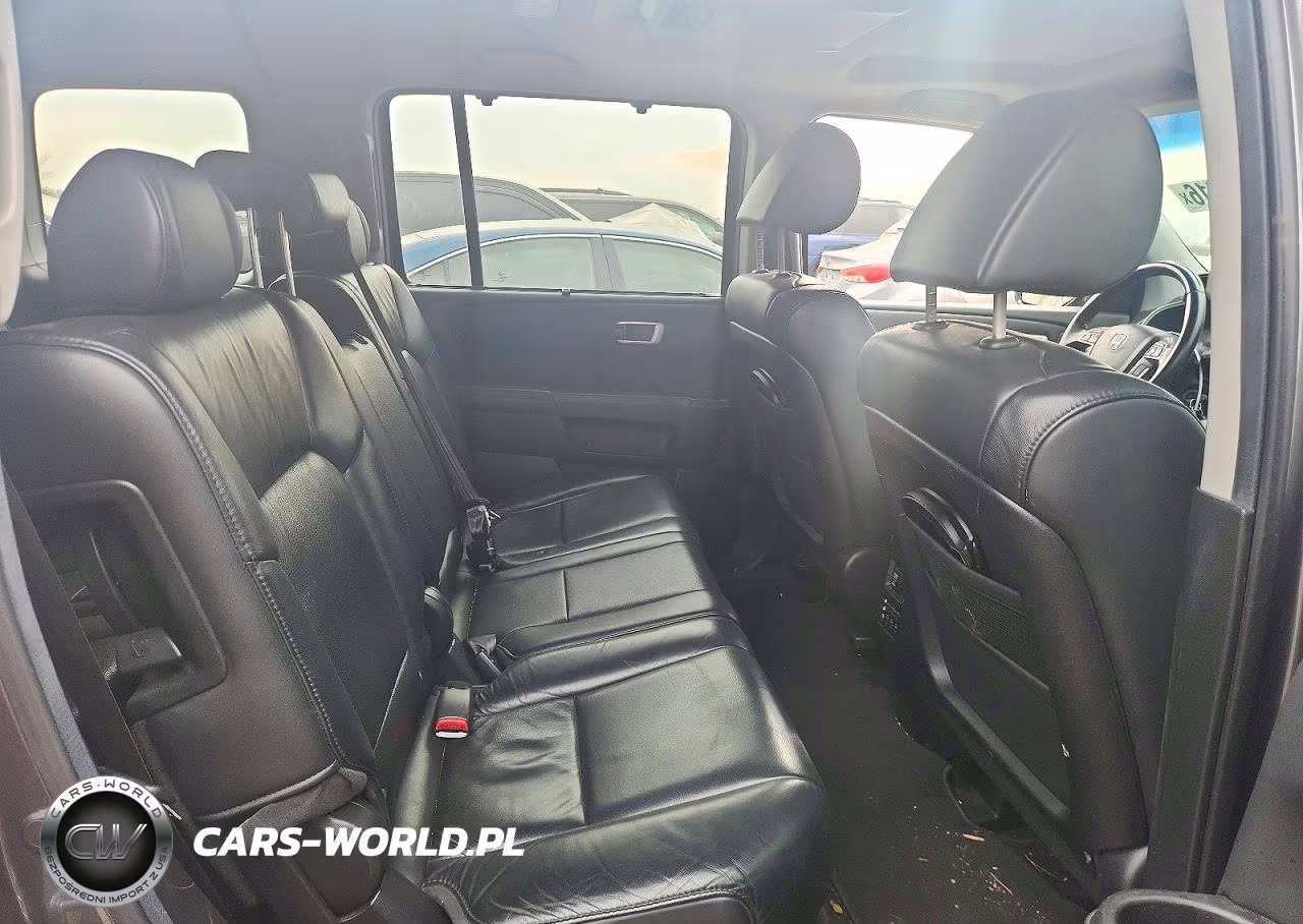 2011 Honda Pilot Touring VIN:5FNYF4H92BB102206 - 10
