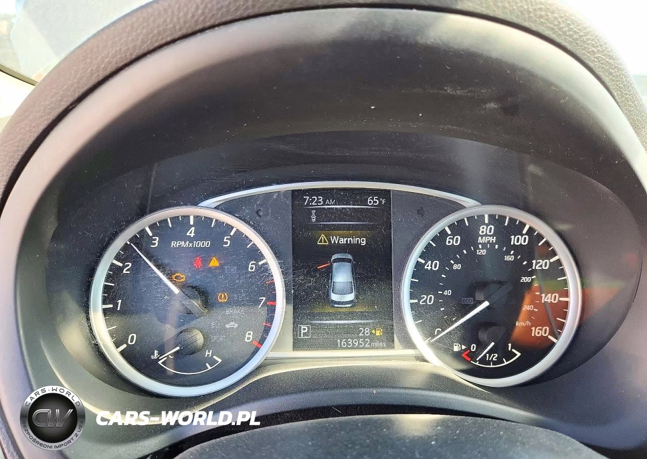 2018 Nissan Sentra S VIN:3N1AB7AP6JY240506 - 9