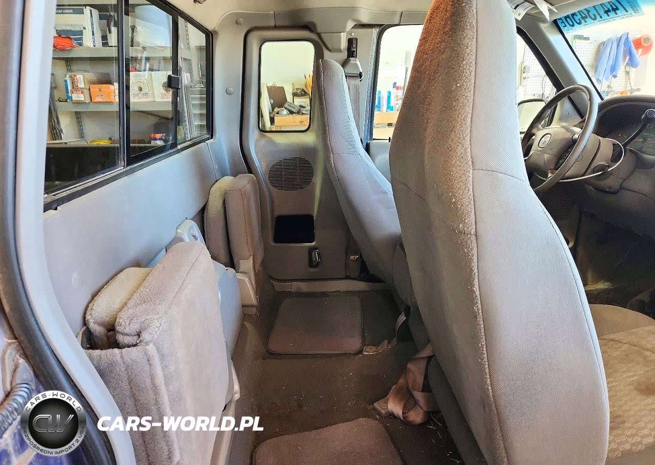 2001 Mazda B3000 Cab Plus VIN:4F4YR16U31TM01915 - 10