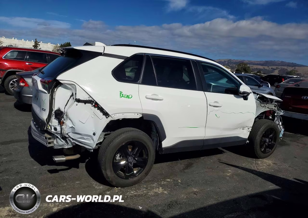 2024 Toyota Rav4 Xle VIN:2T3W1RFV2RC290458 - 3