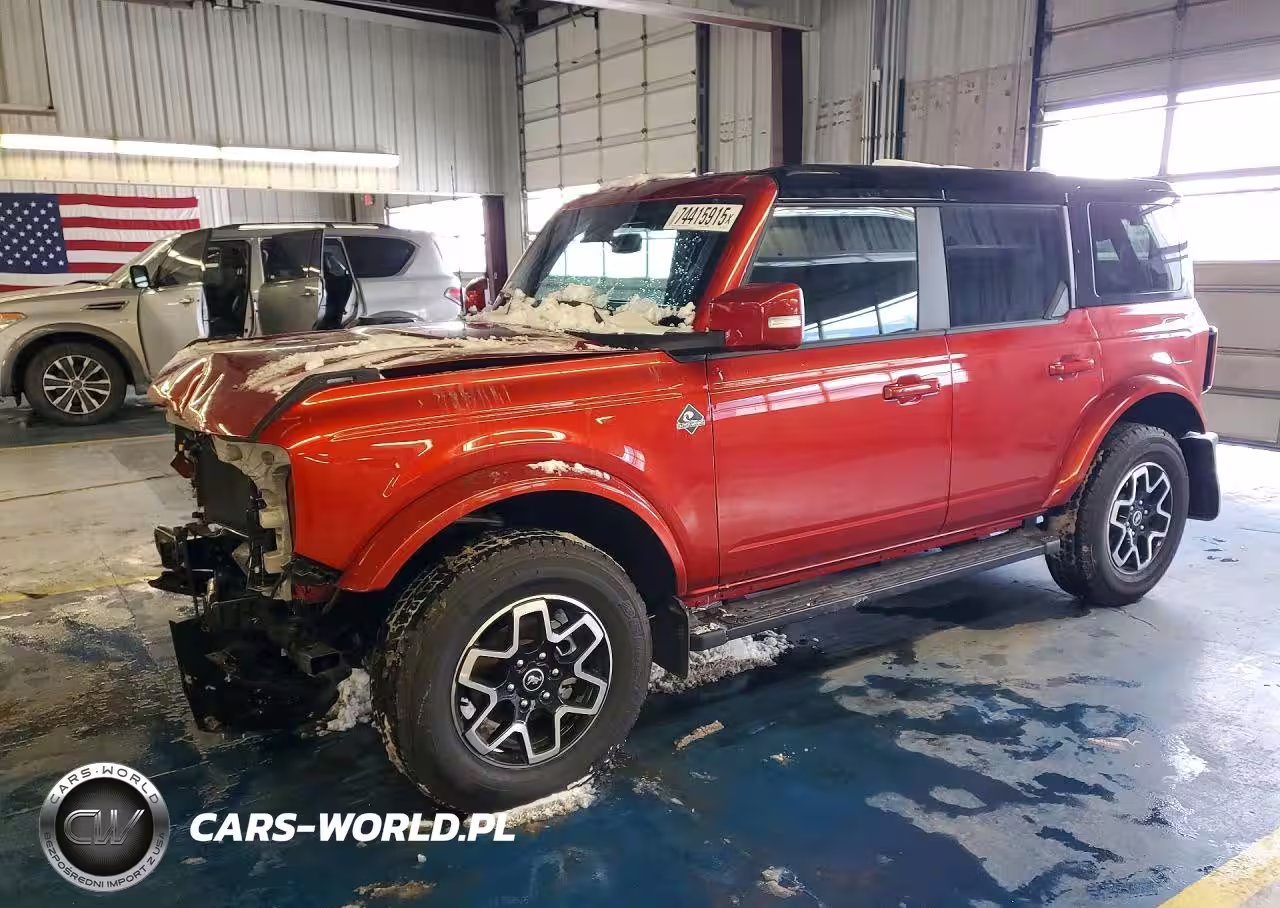 2024 Ford Bronco Outer Banks