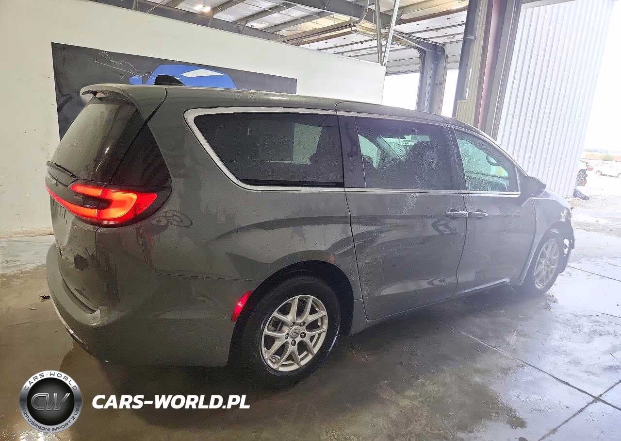 2025 Chrysler Pacifica Hybrid VIN:2C4RC1BG8SR504528 - 3