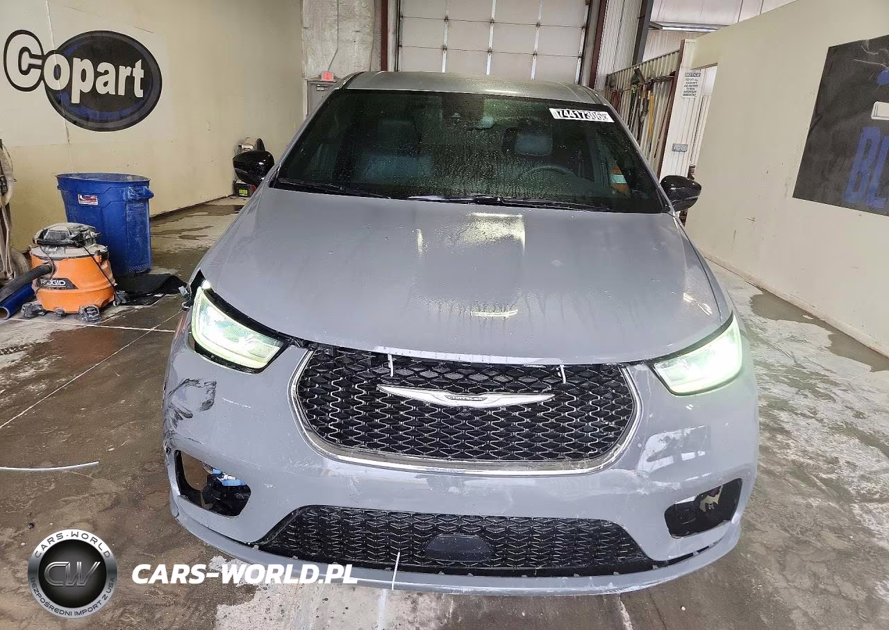 2025 Chrysler Pacifica Hybrid VIN:2C4RC1BG8SR504528 - 5