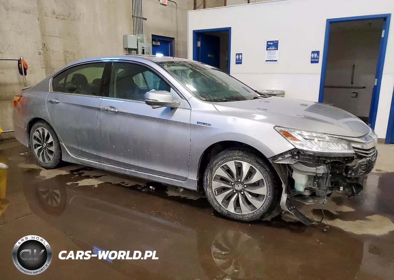 2017 Honda Accord Touring Hybrid VIN:JHMCR6F78HC029460 - 4