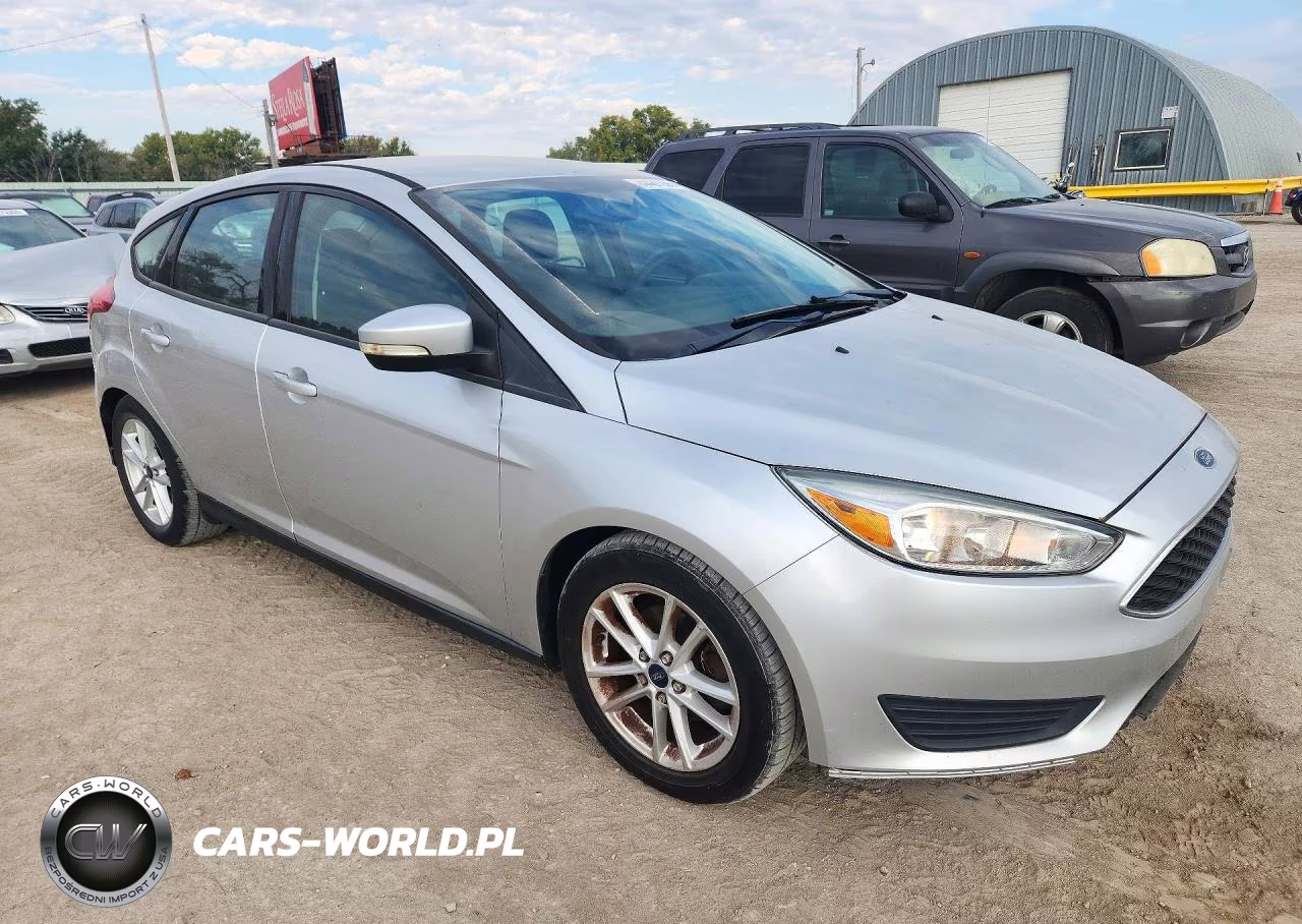 2016 Ford Focus Se VIN:1FADP3K20GL222422 - 4