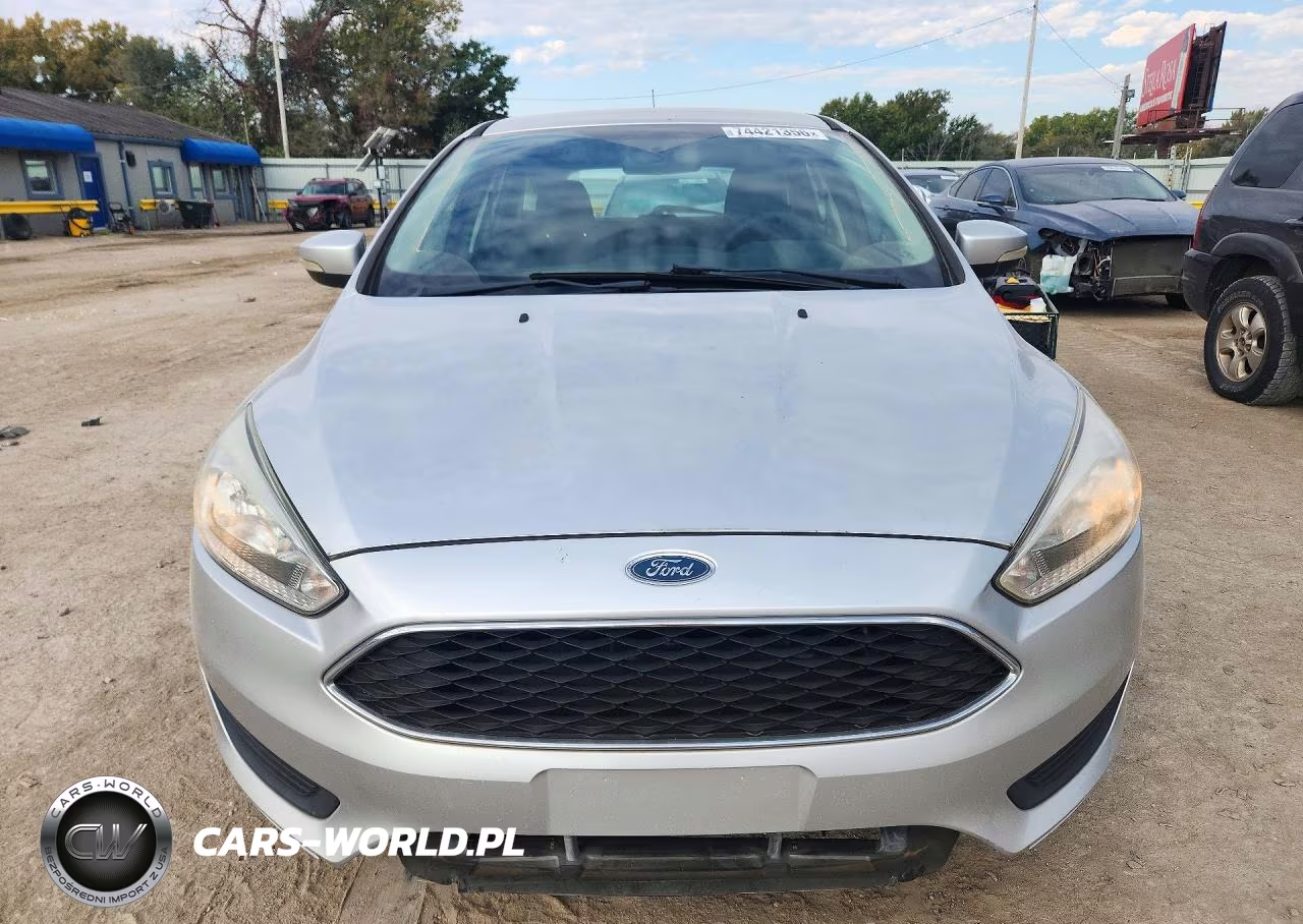 2016 Ford Focus Se VIN:1FADP3K20GL222422 - 5