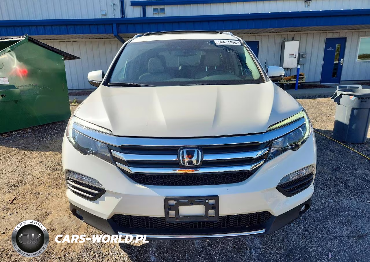 2018 Honda Pilot Elite VIN:5FNYF6H06JB060697 - 5