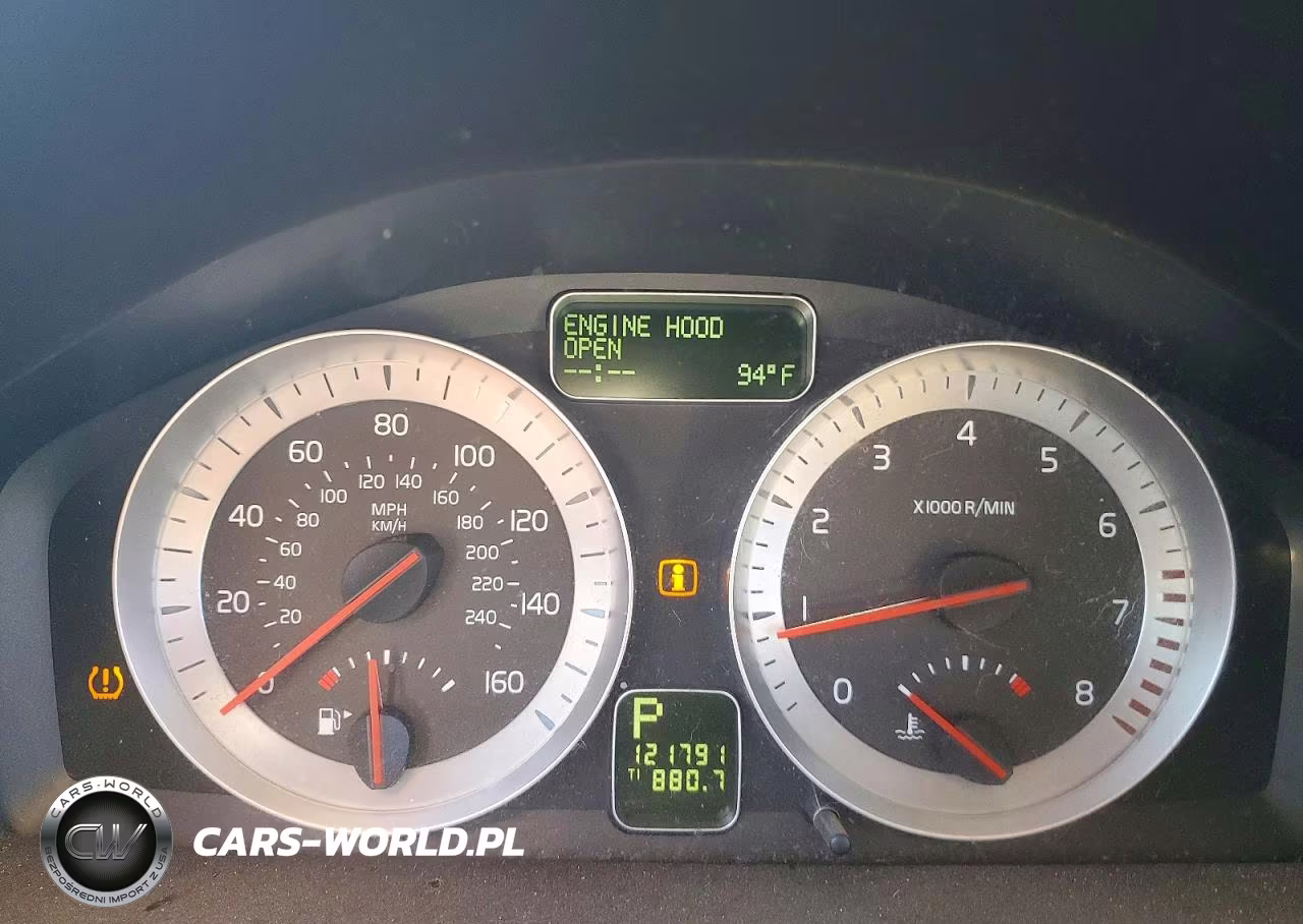 2011 Volvo C70 T5 VIN:YV1672MC1BJ114828 - 9
