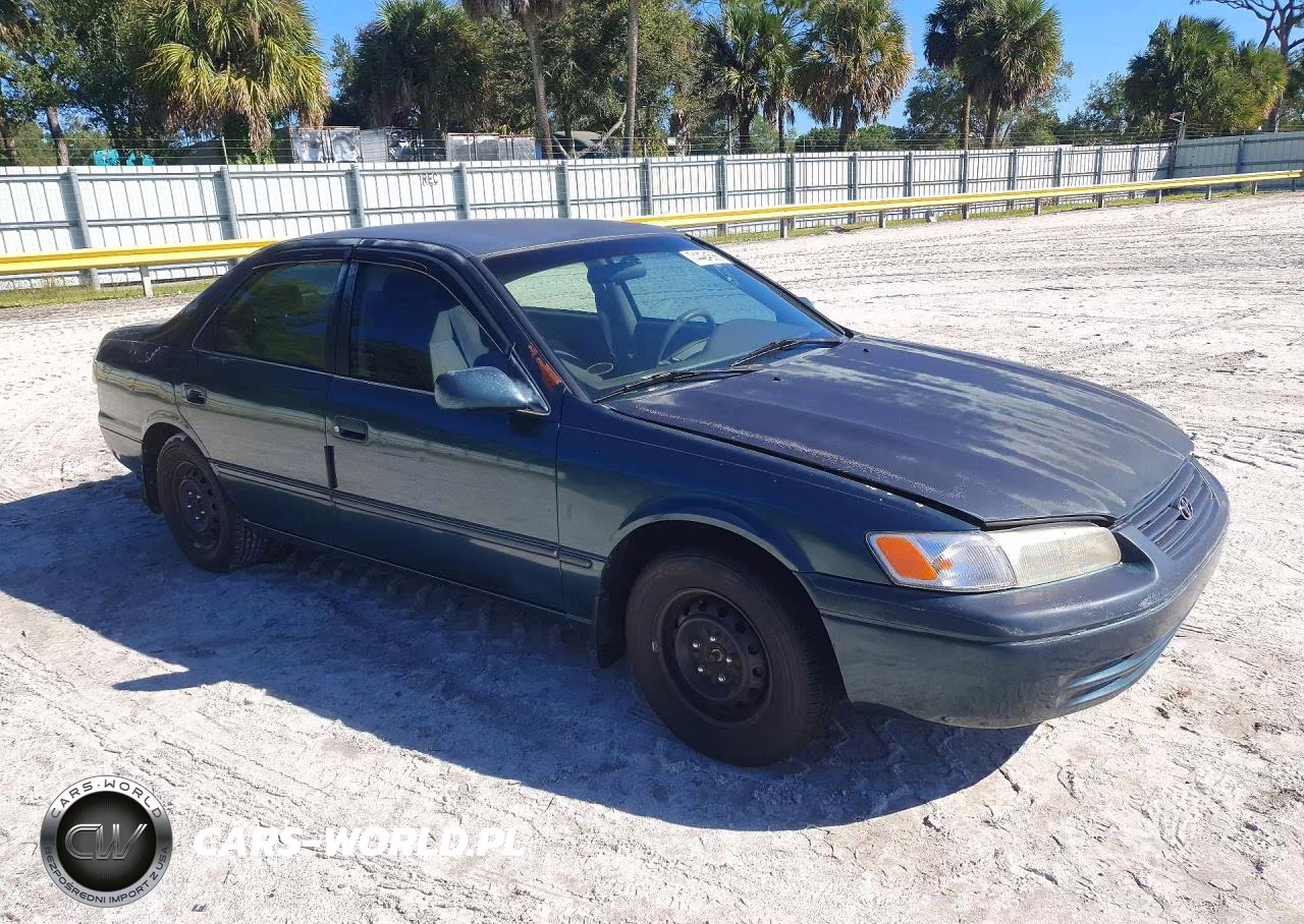 1998 Toyota Camry Le VIN:4T1BG22K5WU323391 - 4