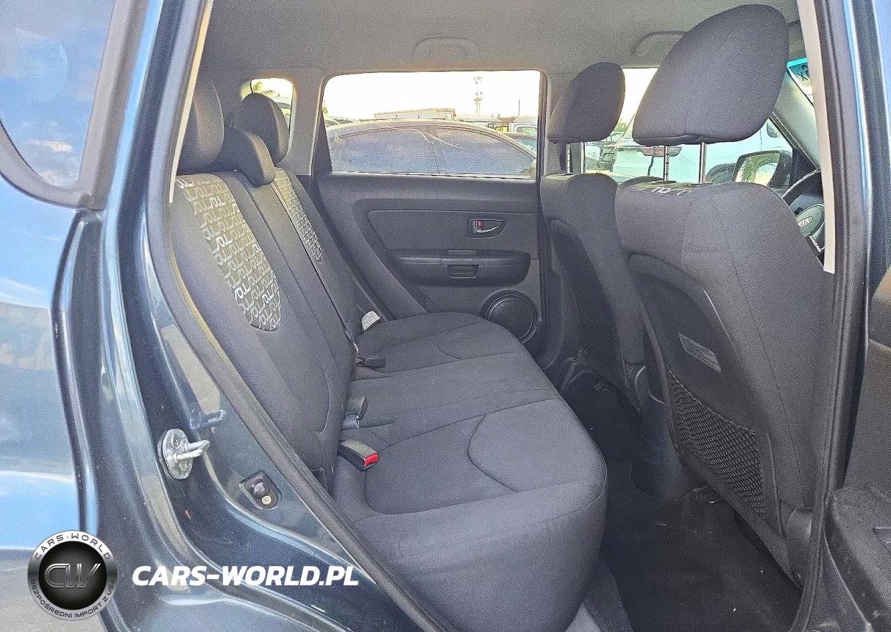 2011 Kia Soul + VIN:KNDJT2A2XB7231585 - 10