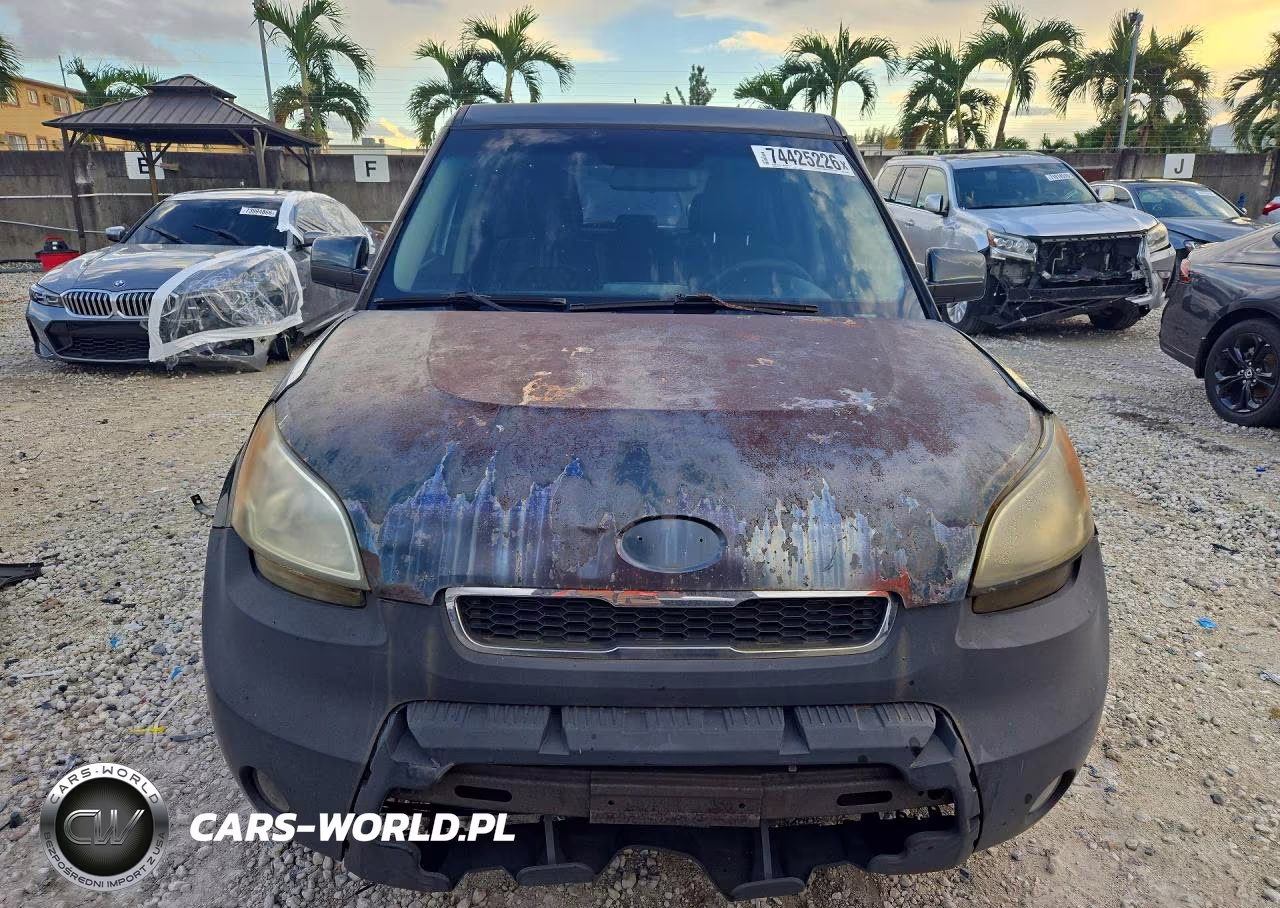 2011 Kia Soul + VIN:KNDJT2A2XB7231585 - 5