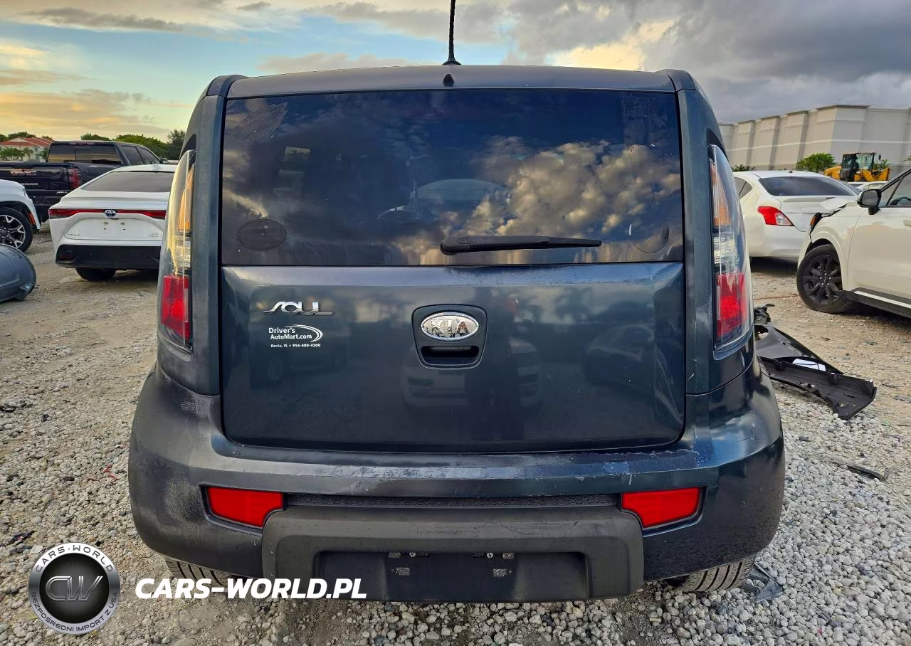 2011 Kia Soul + VIN:KNDJT2A2XB7231585 - 6