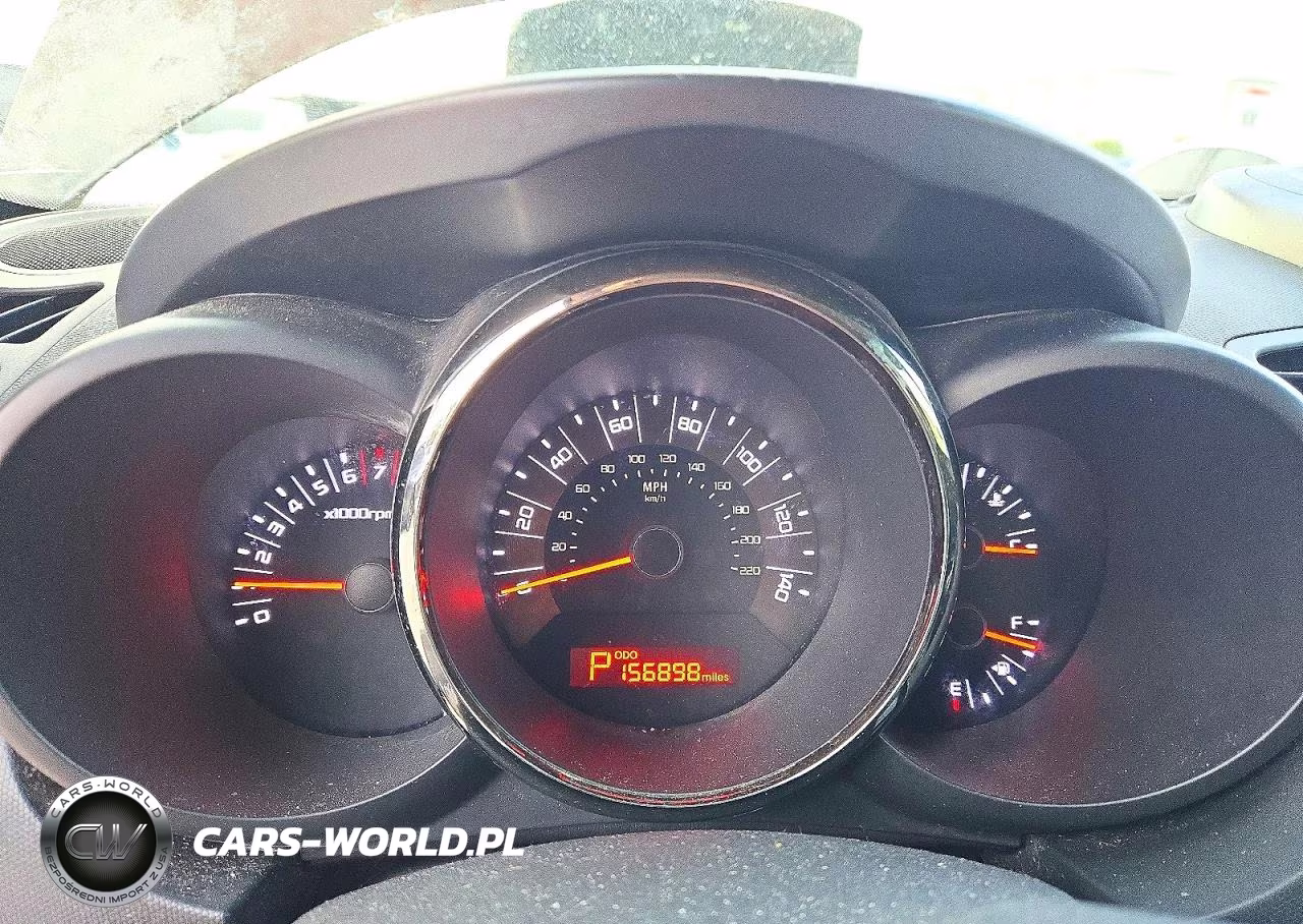 2011 Kia Soul + VIN:KNDJT2A2XB7231585 - 9