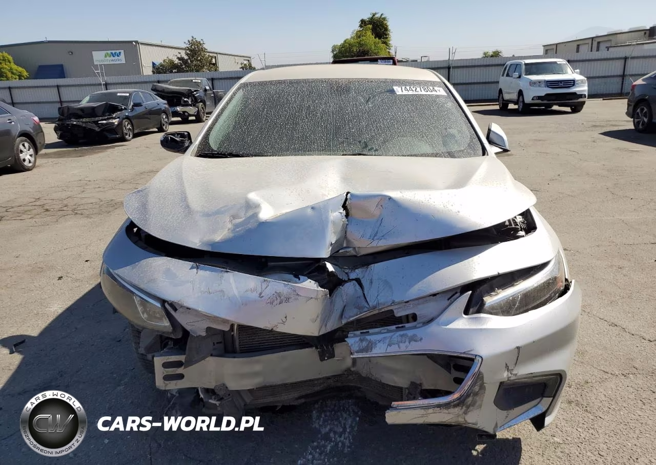 2018 Chevrolet Malibu Lt VIN:1G1ZD5ST2JF121801 - 5