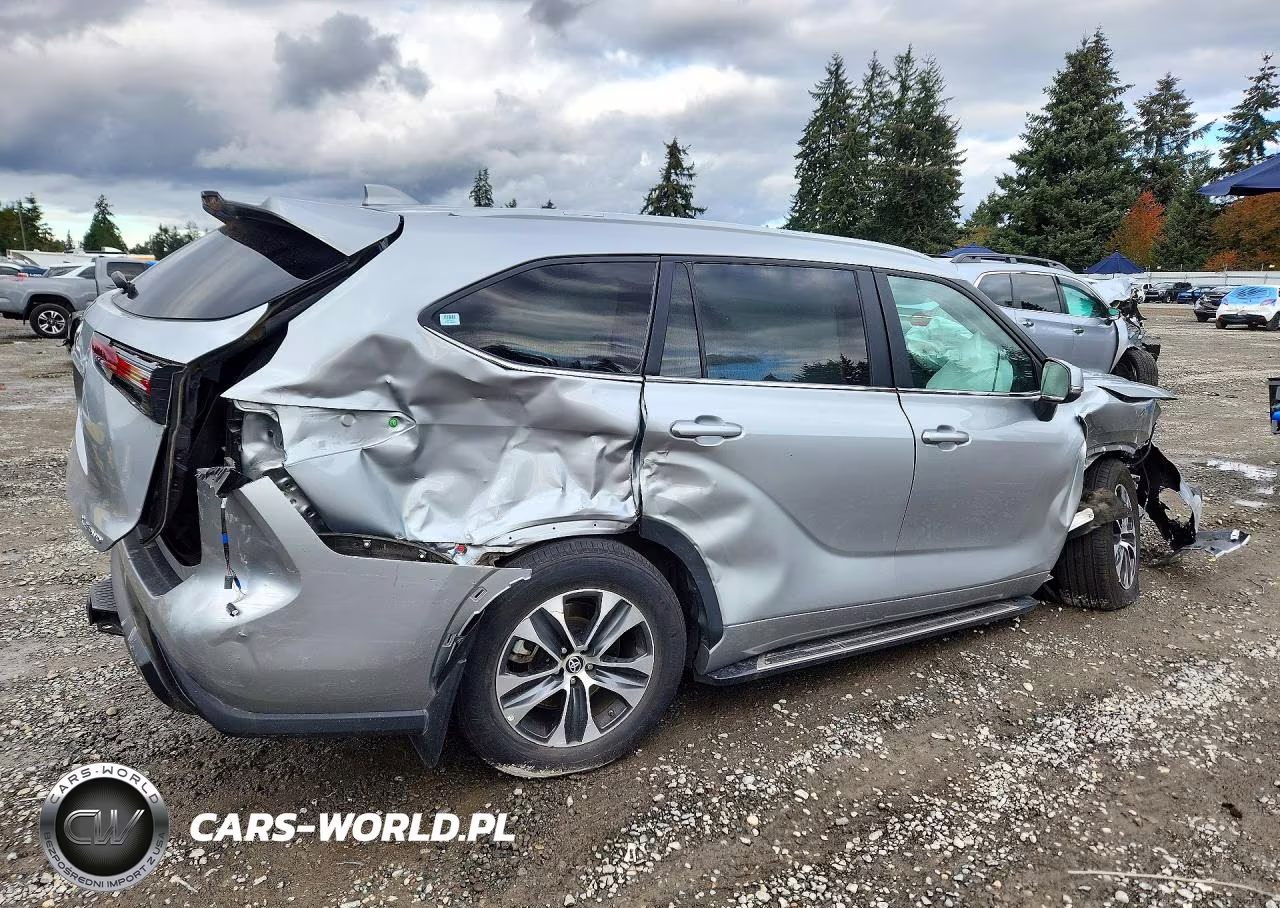 2025 Toyota Highlander Xle VIN:5TDKDRBH9SS576268 - 3