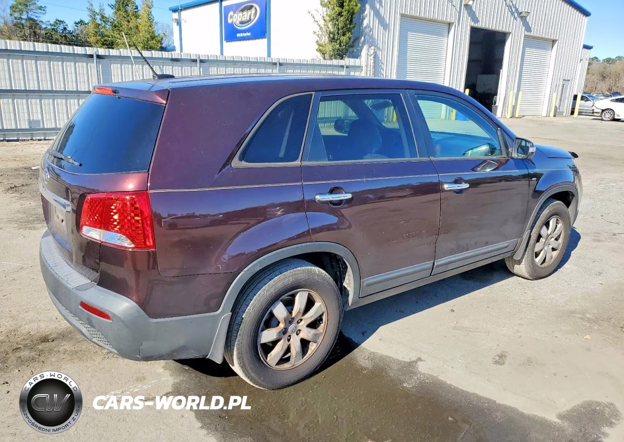 2013 Kia Sorento Lx VIN:5XYKT3A11DG337673 - 3
