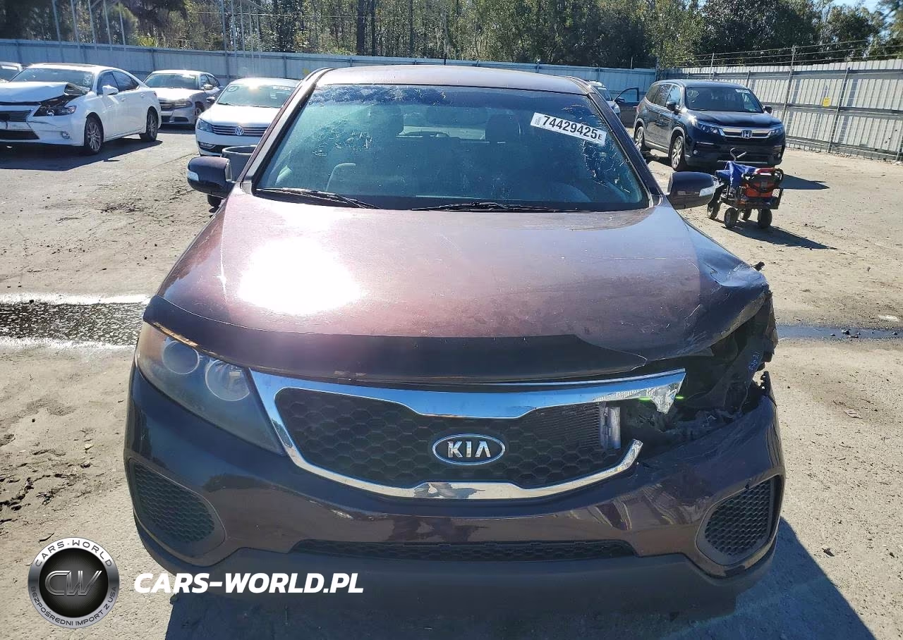 2013 Kia Sorento Lx VIN:5XYKT3A11DG337673 - 5