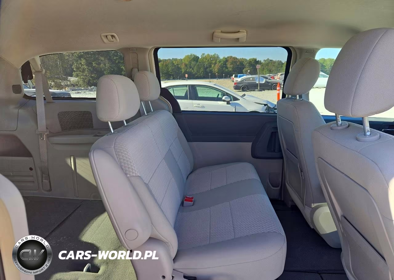 2008 Chrysler Town & Country Lx VIN:2A8HR44H08R841066 - 11