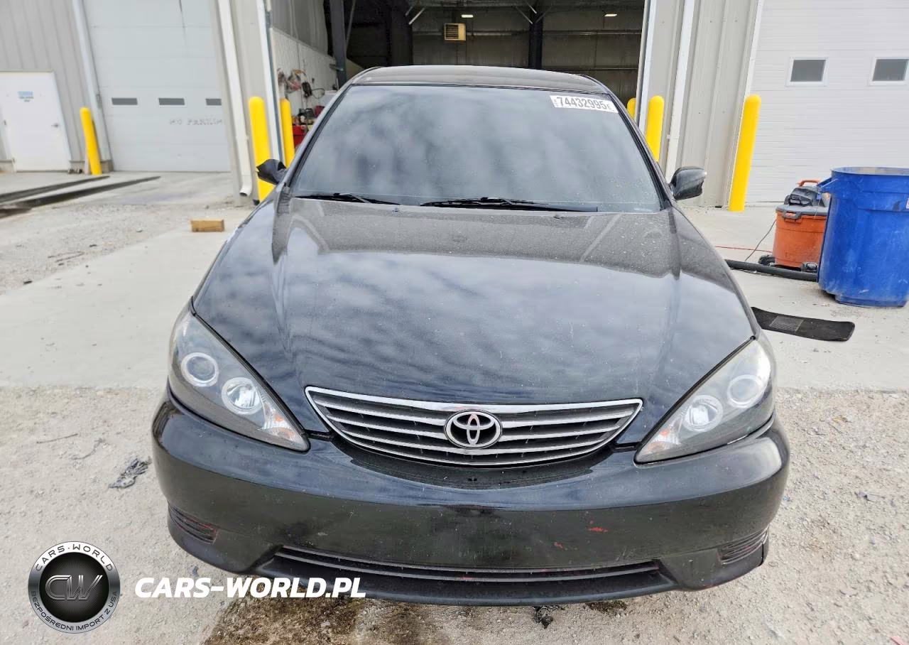 2005 Toyota Camry Le VIN:4T1BE32K75U036676 - 5