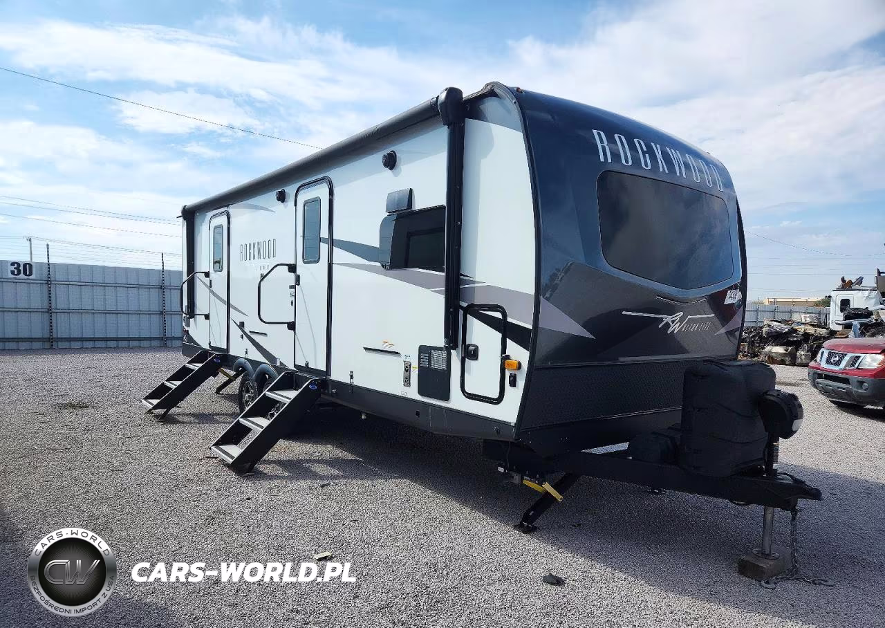 2023 Forest River Rockwood Ultra Lite Travel Trailer – zdjęcie 1 z 10