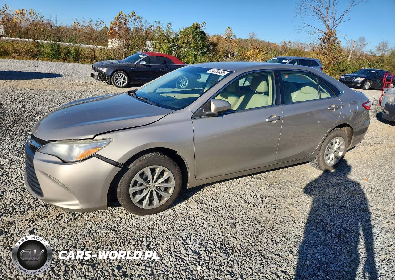 2016 Toyota Camry Le – zdjęcie 1 z 12