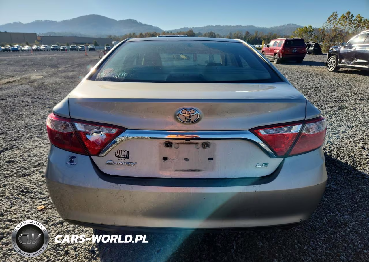 2016 Toyota Camry Le VIN:4T1BF1FK3GU252930 - 6