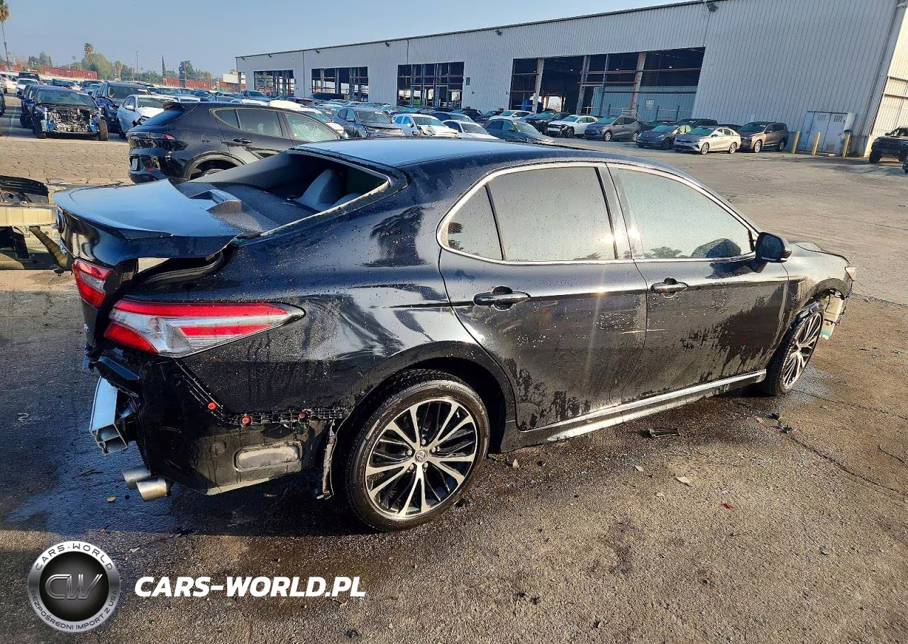 2018 Toyota Camry Se VIN:4T1B11HK1JU100910 - 3