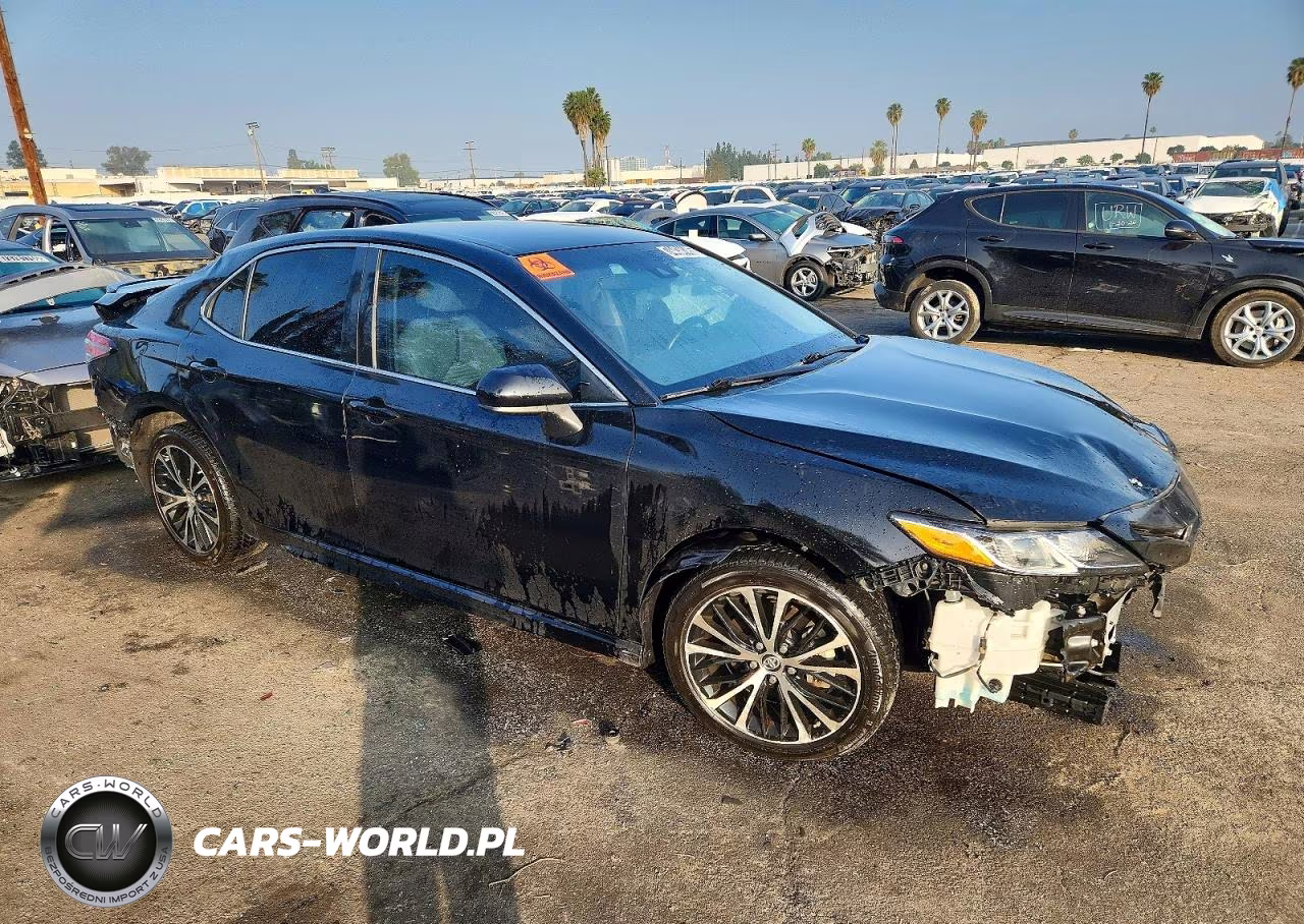 2018 Toyota Camry Se VIN:4T1B11HK1JU100910 - 4